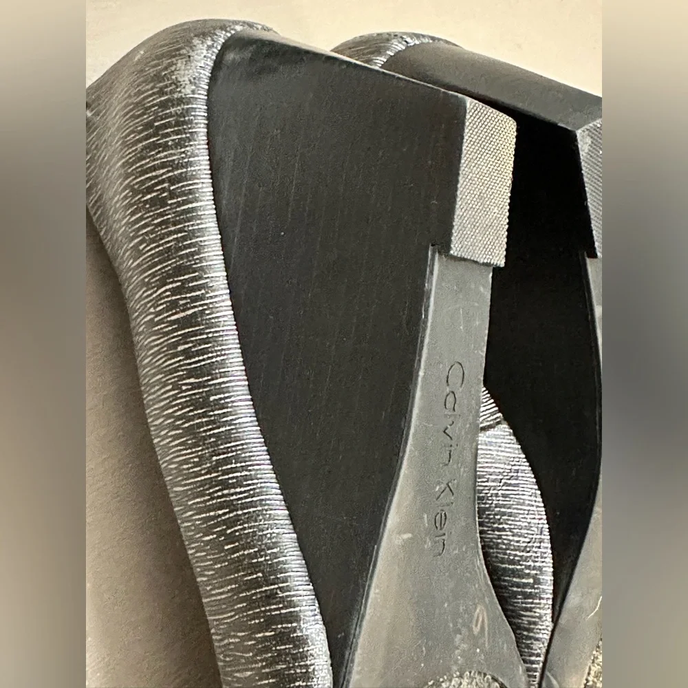 Calvin Klein Wedge Pumps Saxton Metallic Silver Textured Comfort Sole Womens 10M